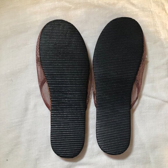 Easy U.S.A. Chinese Slippers with Roses Brown Size 7 NWOT - Picture 3 of 9